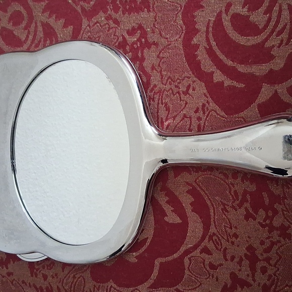 Hello Kitty Hand Mirror - Picture 3 of 6